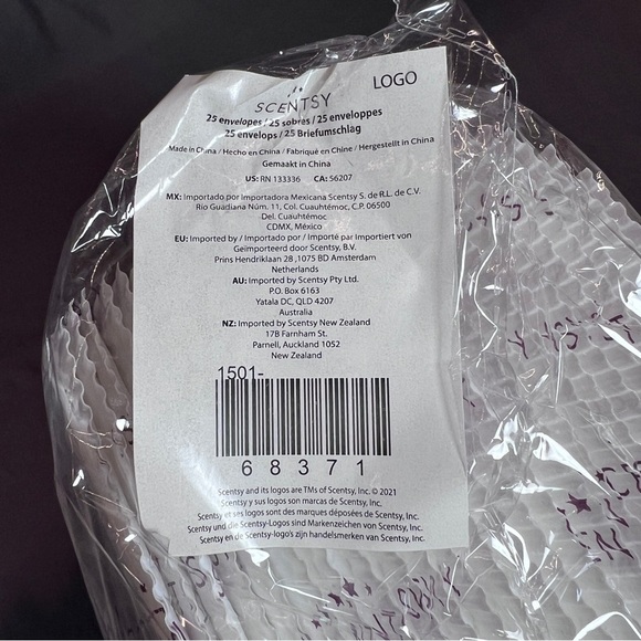 New Scentsy Bubble Mailer pkg of 25 - Picture 3 of 5